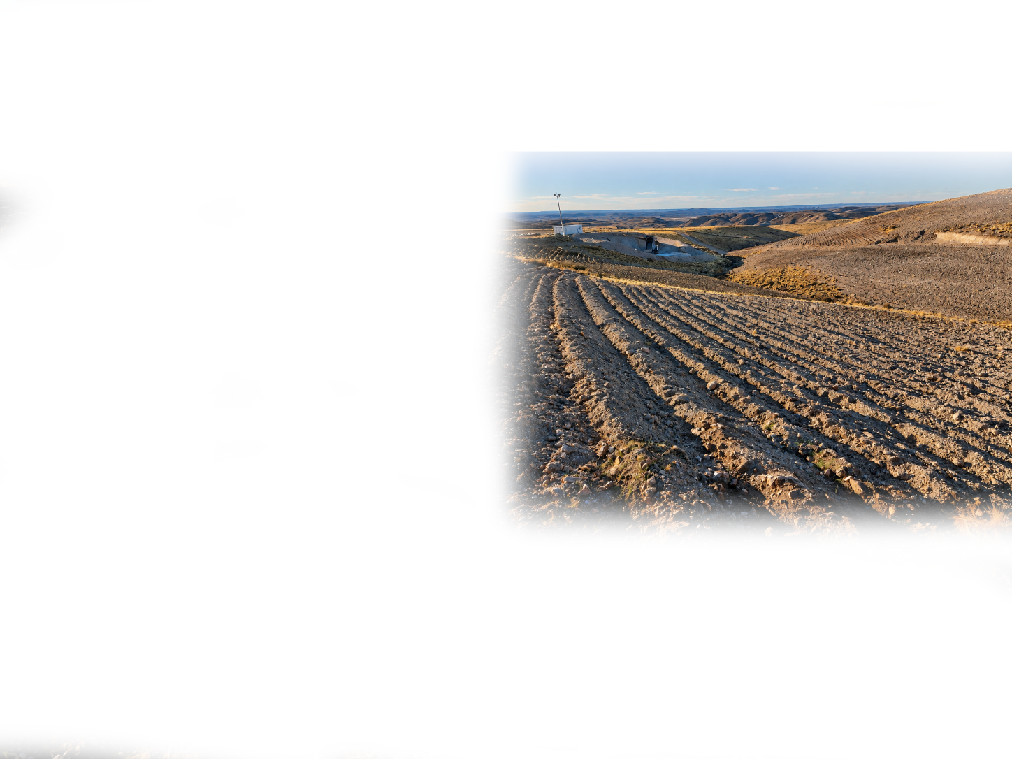 Paisaje de meseta patagónica e intervención industrial